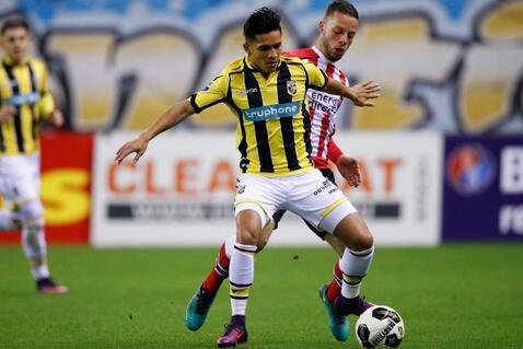 的队友们依 的队友们依